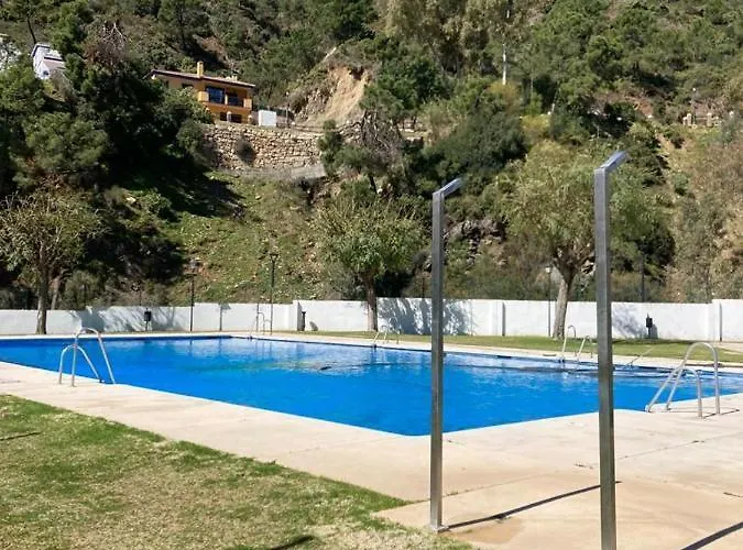Дом отдыха Casa Tematica Andaluza Con Vistas Al Valle - El Mirador De Бенахавис