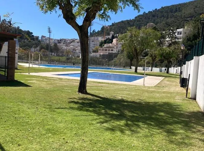 Дом отдыха Casa Tematica Andaluza Con Vistas Al Valle - El Mirador De Бенахавис