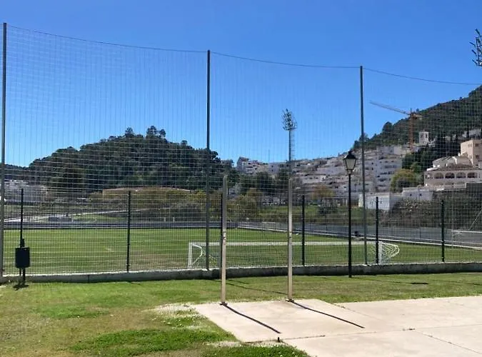 Дом отдыха Casa Tematica Andaluza Con Vistas Al Valle - El Mirador De Бенахавис